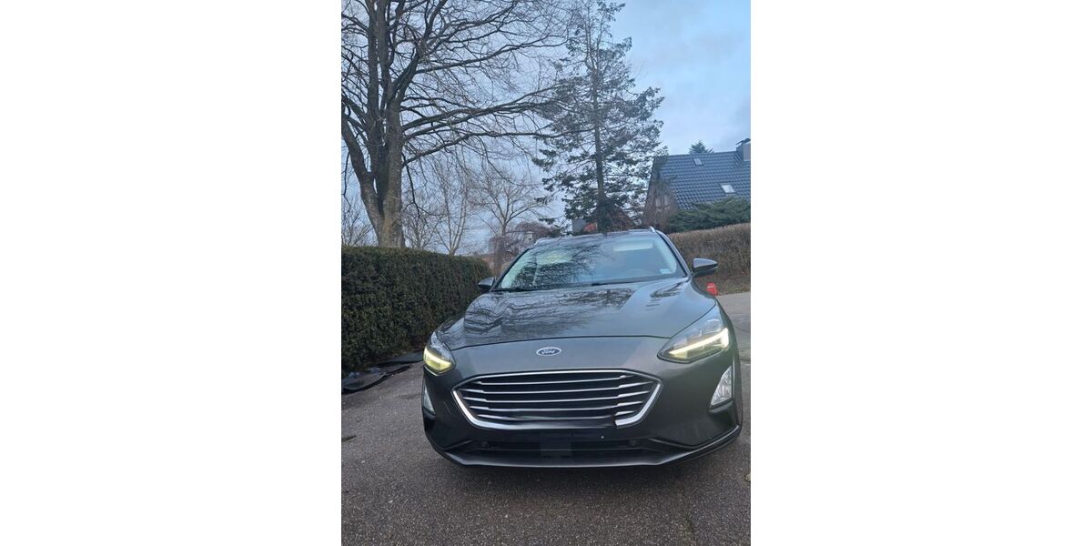 Ford Focus 153.000 km 11.800 &euro; Wees 24999