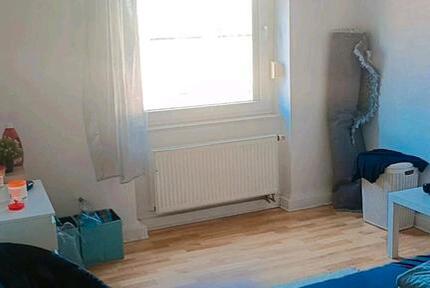 Möbliertes Zimmer in 6er WG