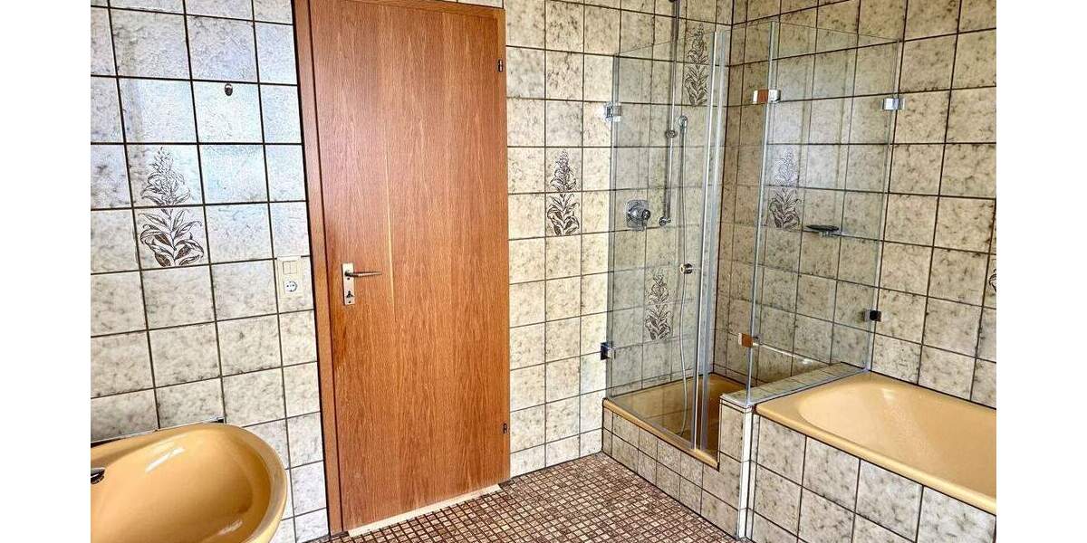 Einfamilienhaus Vöhringen - 7 Zimmer, 201 m&sup2;, 549.000&euro; | Angebot:24855518