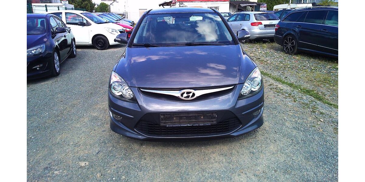 Hyundai i30 106.000 km 2.100 &euro; Plauen 08523