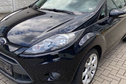 Ford Fiesta 93.000 km 3.750 &euro; Osthofen 67574