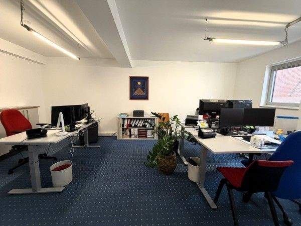 Gewerbeobjekt Lauf - 8 Zimmer, 213 m&sup2;, 2.112&euro; | Angebot:25706461