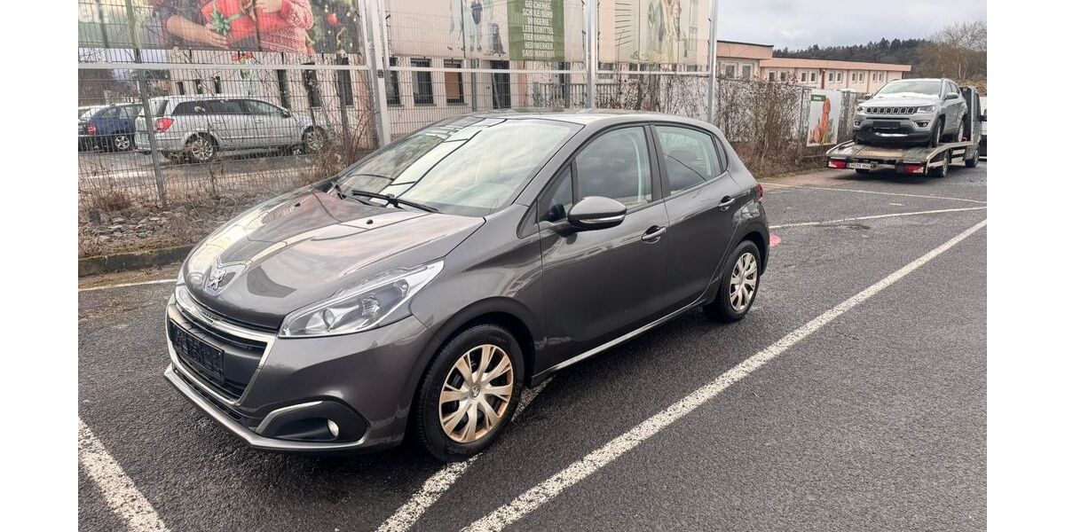 Peugeot 208 156.000 km 4.000 &euro; Diez 65582