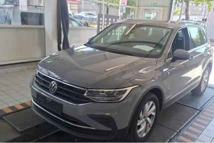 VW Tiguan 100.831 km 26.800 € Mainz 55120