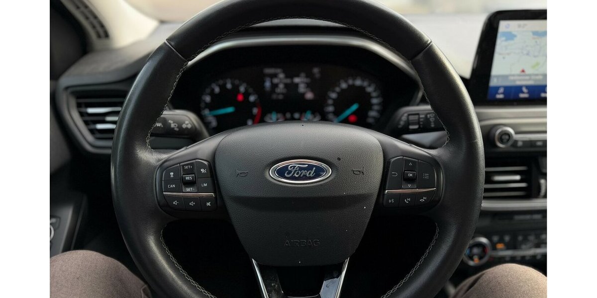 Ford Focus Titanium Lim. Head-Up Panorama 155.000 km 6.990 &euro; Neckarsulm 74172
