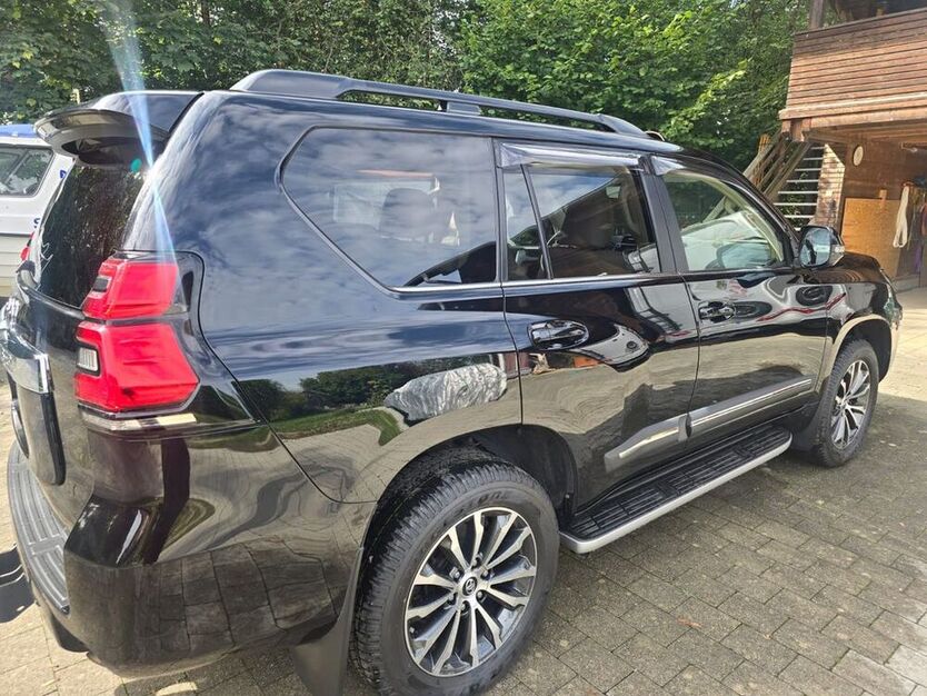 Land Cruiser