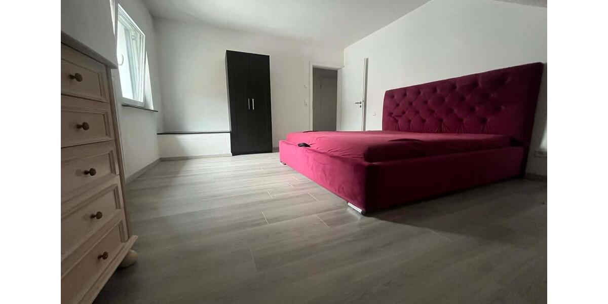 Dachgeschoßwohnung Zell (Mosel) - 2 Zimmer, 68 m&sup2;, 520&euro; | Angebot:25638114