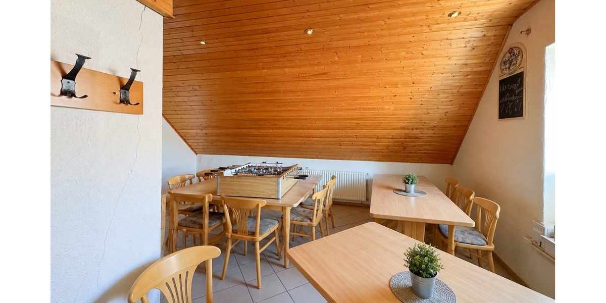 Wohnen, Arbeiten & Investieren: Einzigartiges Anwesen mit Gaststätte, Wohnungen und Naturgrundstück - Mehrfamilienhaus, Wohnhaus Ulmet | Angebot:26378321