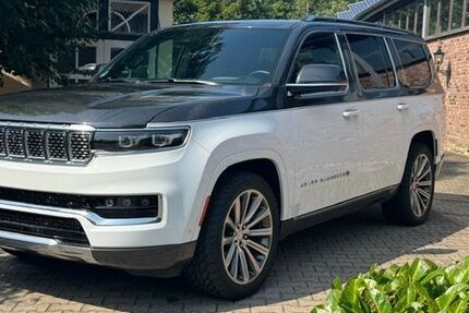 Jeep Wagoneer