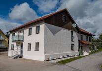 Attraktives Zweifamilienhaus mit 2 großen Terrassen