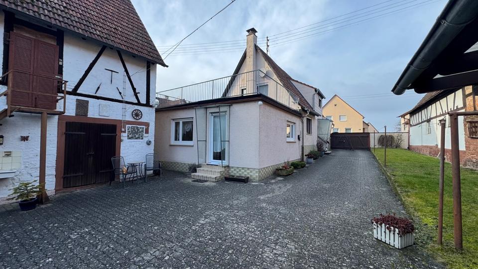 Einfamilienhaus Kandel - 7 Zimmer, 130 m&sup2;, 499.000&euro; | Angebot:26522525
