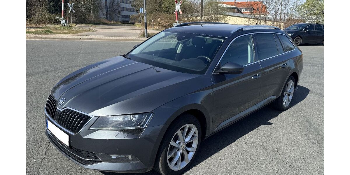 Skoda Superb 171.500 km 15.900 &euro; Dresden 01189