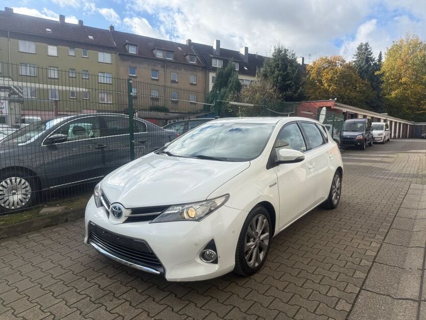 Toyota Auris 98.000 km 9.200 € Essen 45143