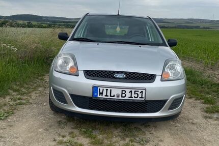 Ford Fiesta 150.000 km 1.950 &euro; Dhronecken 54426