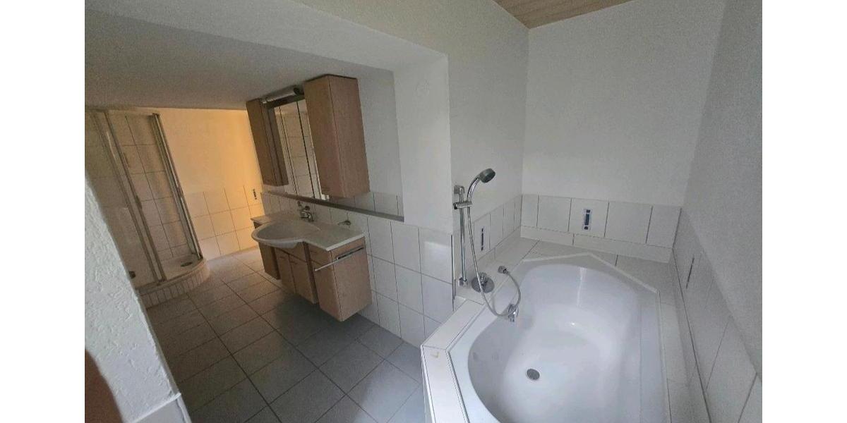 Reihenhaus Bad Wildbad - 8 Zimmer, 224 m&sup2;, 1.600&euro; | Angebot:25052132