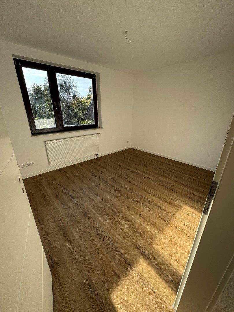 Familienfreundliches Zweifamilienhaus mit flexiblen Nutzungsmöglichkeiten in Oldenburg-Ohmstede 8 zimmer