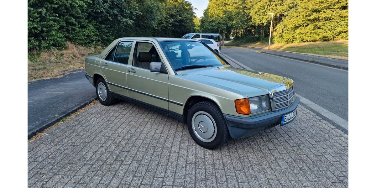 Mercedes-Benz 190 165.000 km 7.999 &euro; Essen 45355