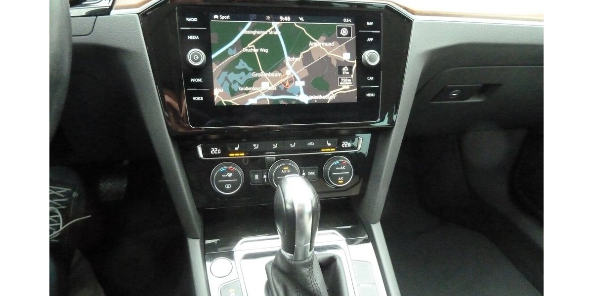 VW Passat 2.0 TDI Highline DSG Alcatara Navi STandh. 110.000 km 16.900 &euro; Ratingen 40885