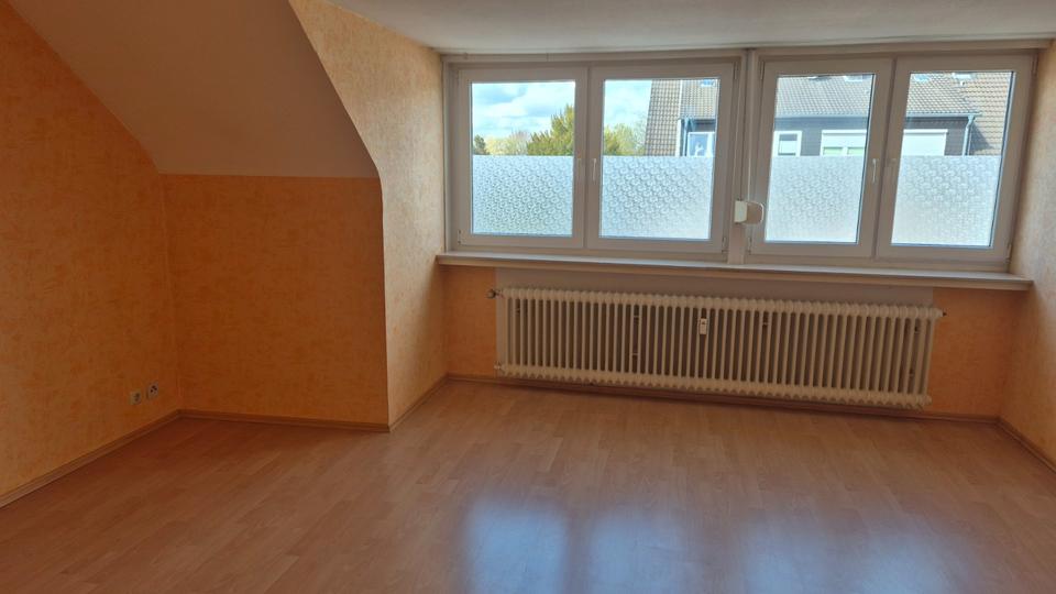 Dachgeschoßwohnung Stolberg (Rhld.) Büsbach - 3 Zimmer, 69 m&sup2;, 400&euro; | Angebot:26023942