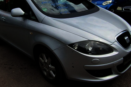 Seat Altea 179.994 km 2.490 &euro; Halle 06130