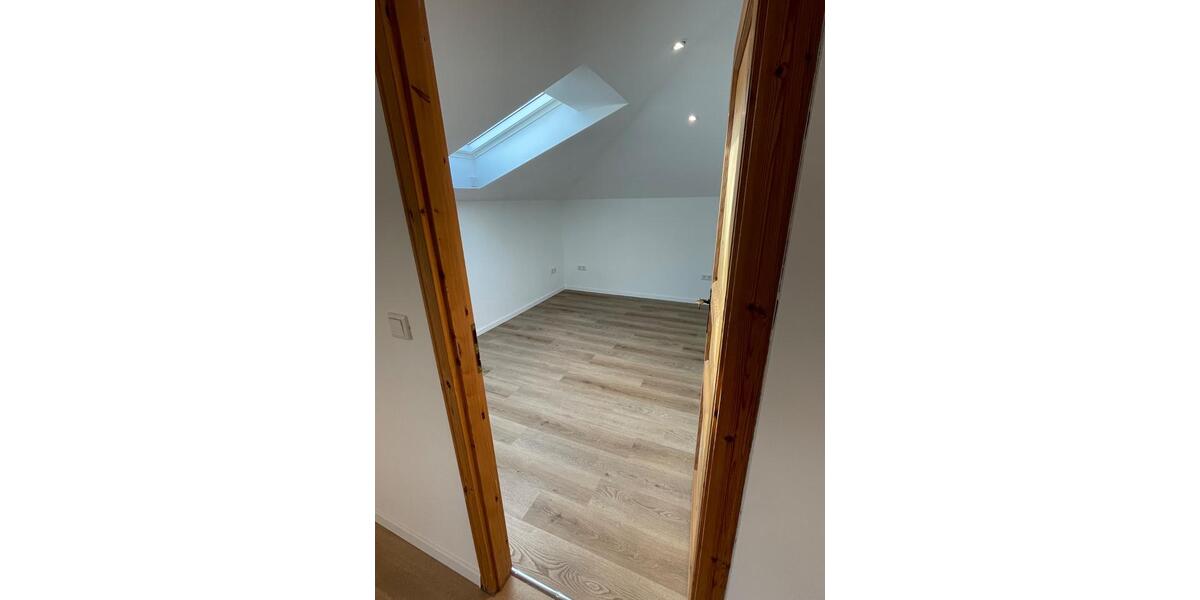 Dachgeschoßwohnung Hennigsdorf - 1.5 Zimmer, 63 m&sup2;, 790&euro; | Angebot:26123684