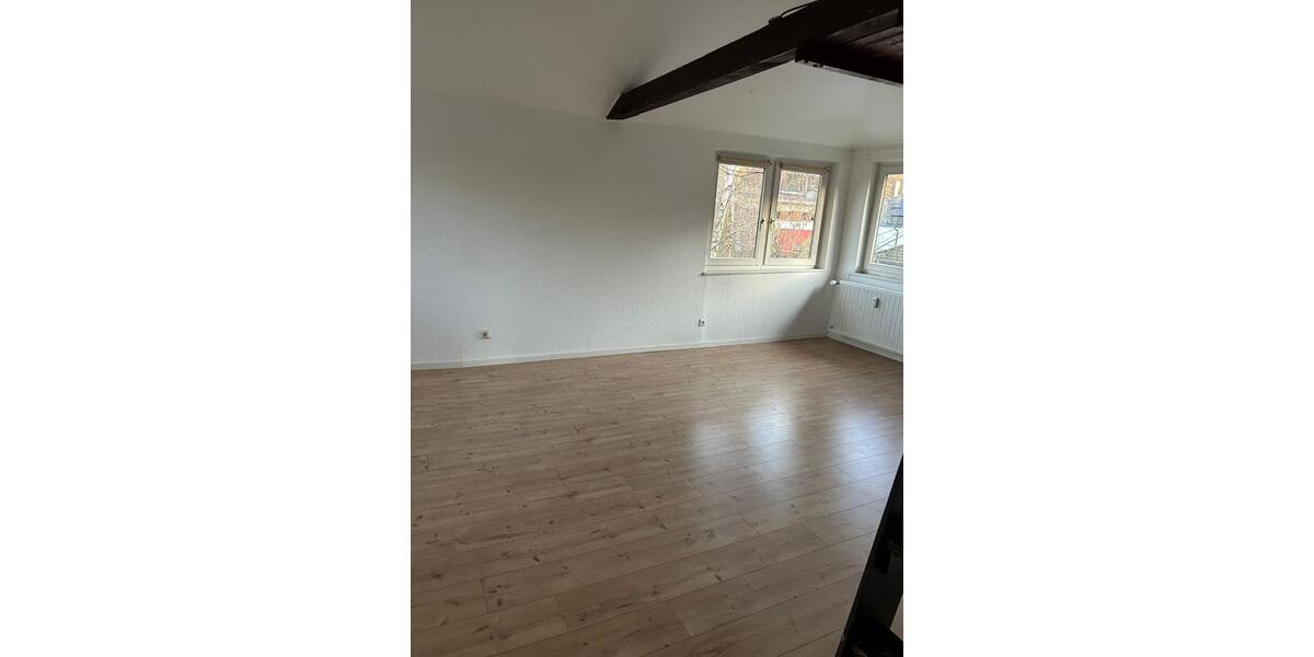 Etagenwohnung Linden - 4 Zimmer, 99 m&sup2;, 950&euro; | Angebot:26086319