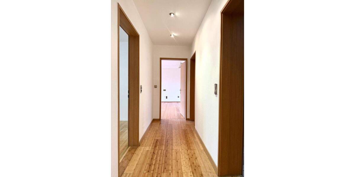 Einfamilienhaus Teublitz - 7 Zimmer, 163 m&sup2;, 1.250&euro; | Angebot:25051698