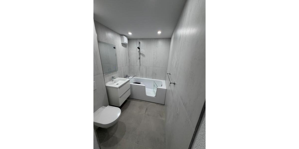 Helle 2 Zi. Whg. 63qm GD saniert Ersteinzug mit Balkon Keller 2 zimmer