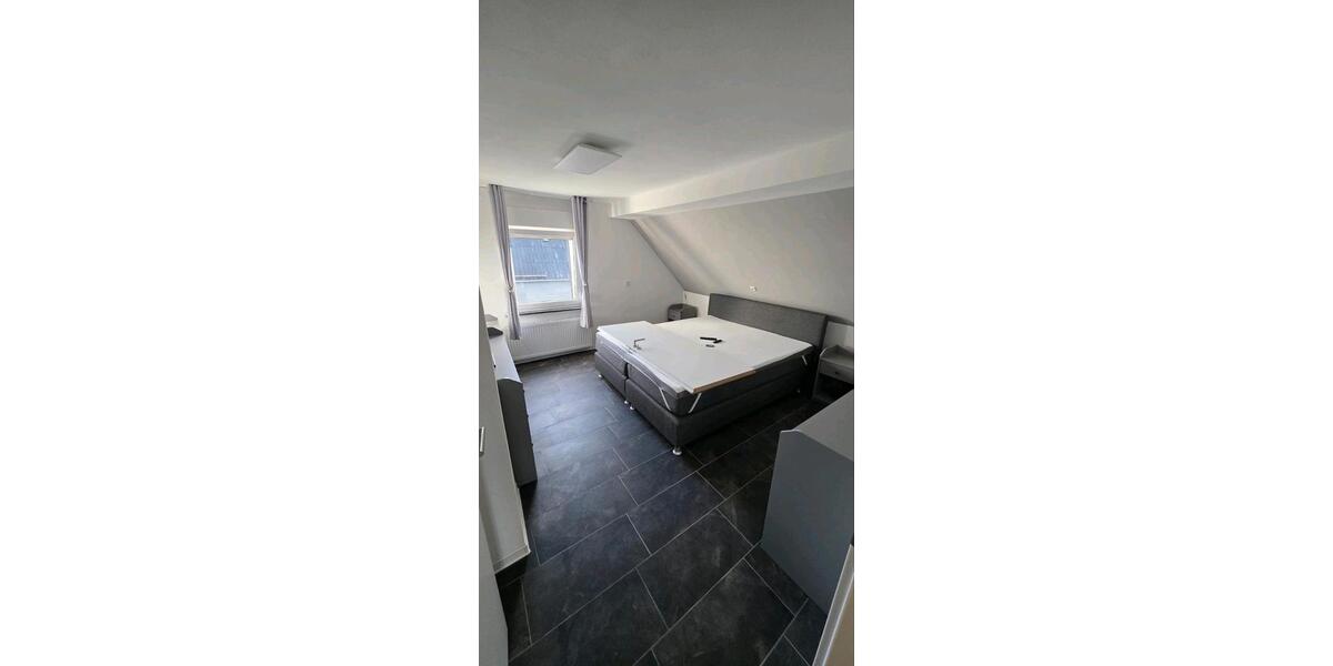 Dachgeschoßwohnung Burbach - 2 Zimmer, 76 m&sup2;, 900&euro; | Angebot:26305511