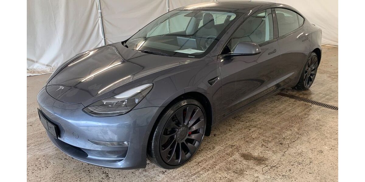Tesla Model 3 47.976 km 29.750 &euro; Steinbach-Hallenberg OT Herges-Hallenberg 98587