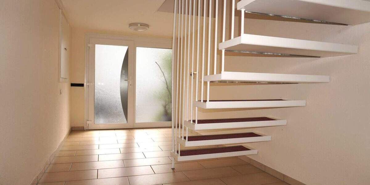 Sonne bis zum Abend auf der Terrasse - viel Platz zum Leben & neue Hybridheizung in Lev. - Opladen! 5 zimmer