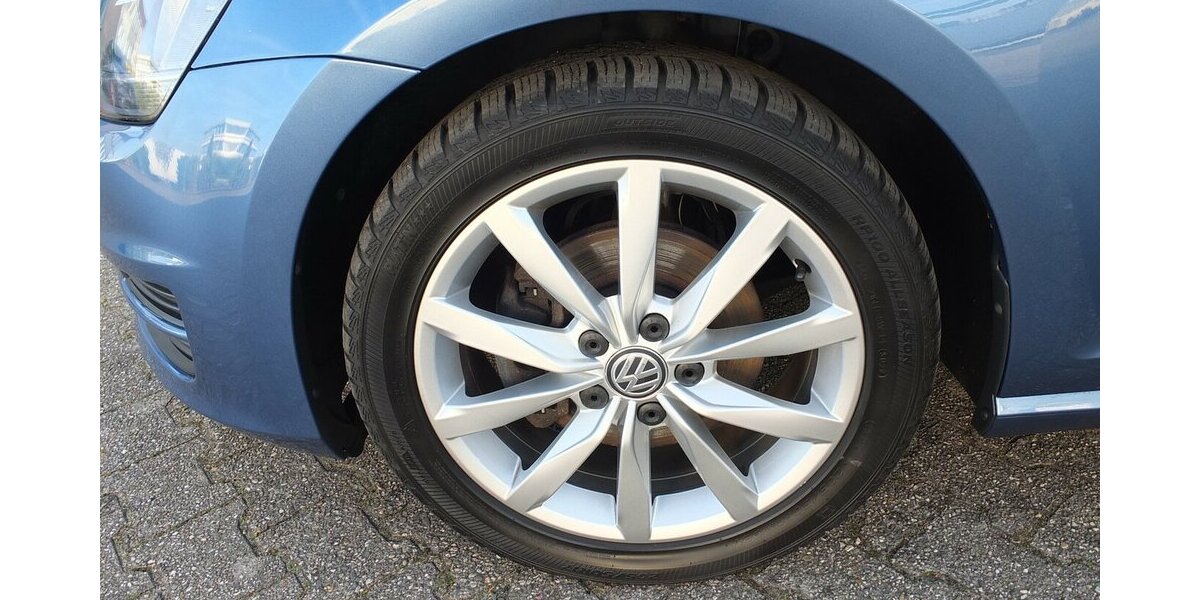 VW Golf VII COMFORTLINE PANORAMADACH KLIMAAUTOMATIK 1 150.000 km 8.908 &euro; Köln 50858