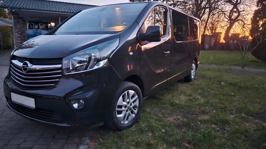 Opel Vivaro 105.000 km 16.430 &euro; Züssow 17495