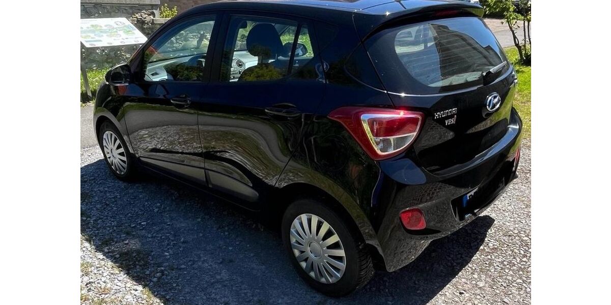 Hyundai i10 69.977 km 6.950 &euro; Bad Wünnenberg 33181