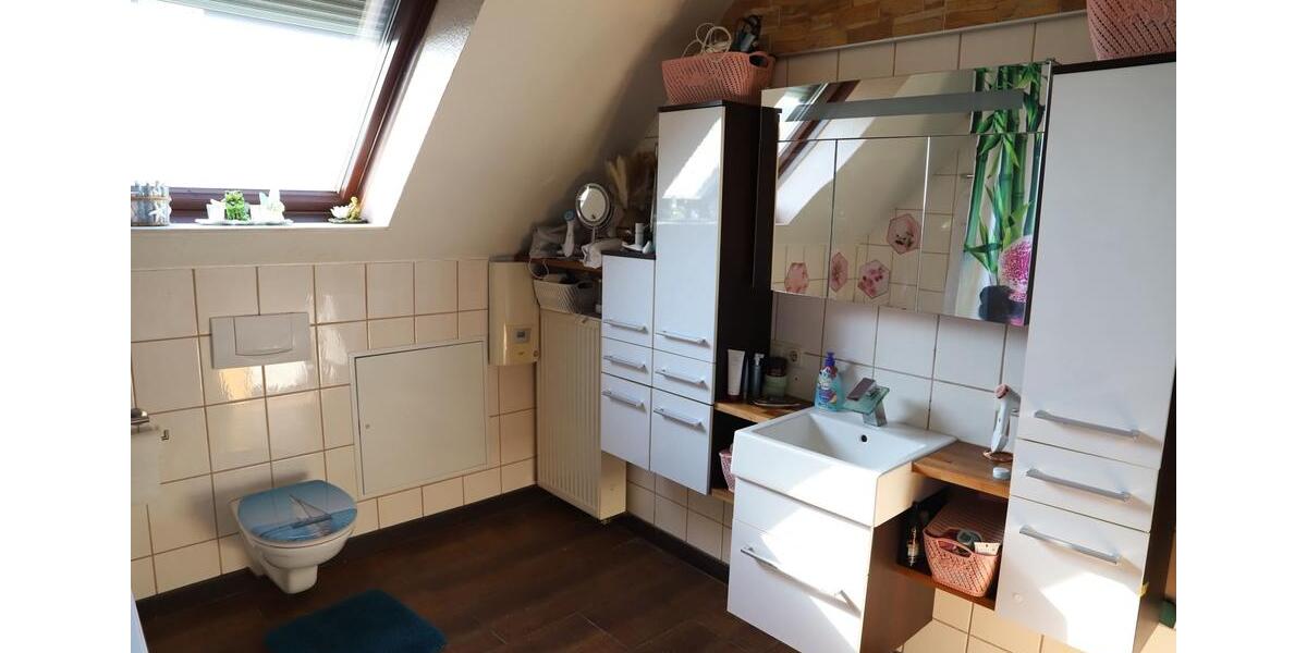 Dachgeschoßwohnung Oberkirch - 3.5 Zimmer, 93 m&sup2;, 200.000&euro; | Angebot:26591810