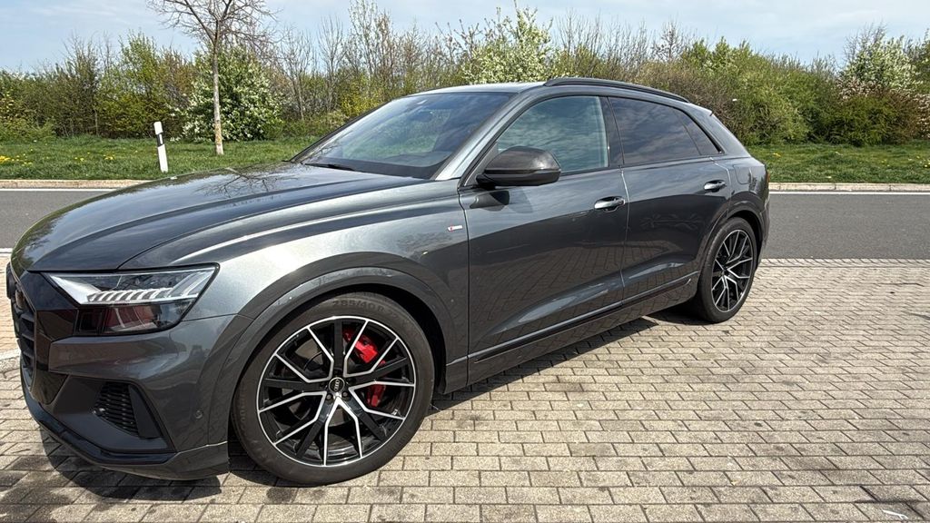 Audi Q8 180.000 km 44.900 &euro; München 81243