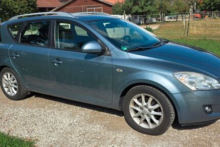 Kia ceed Sportswagon 213.000 km 2.850 &euro; Höhenkirchen-Siegertsbrunn 85635