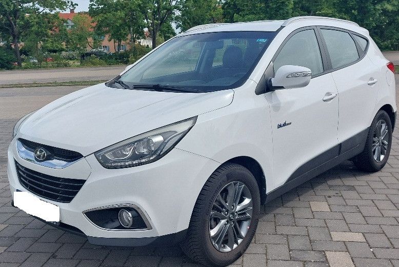 Hyundai ix35 145.300 km 8.600 &euro; Karlsruhe 76185