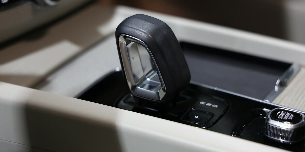 Volvo XC60 B4 AWD PLUS-BRIGHT BLACK & BEIGE / SCHÖN 94.000 km 30.444 &euro; Hamm 59077