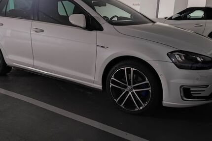 VW Golf 140.595 km 12.499 &euro; Hebertshausen 85241