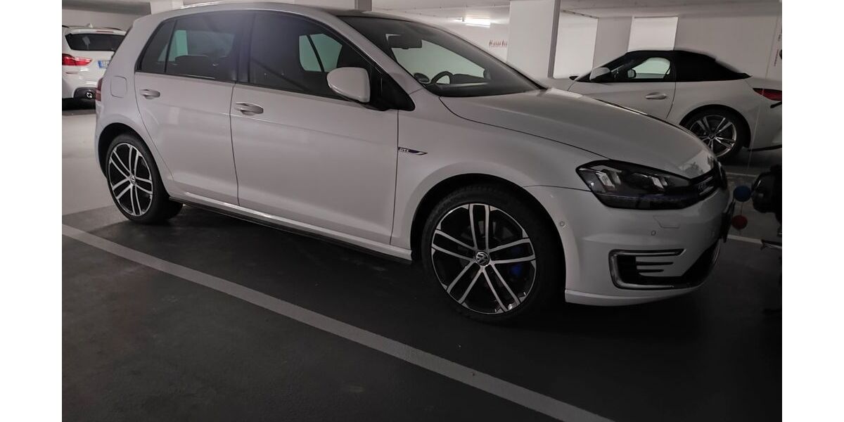 VW Golf 140.595 km 12.499 &euro; Hebertshausen 85241
