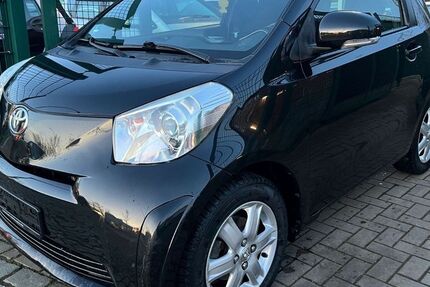 Toyota IQ 99.000 km 4.250 &euro; Berlin Weißensee-Pankow 13086