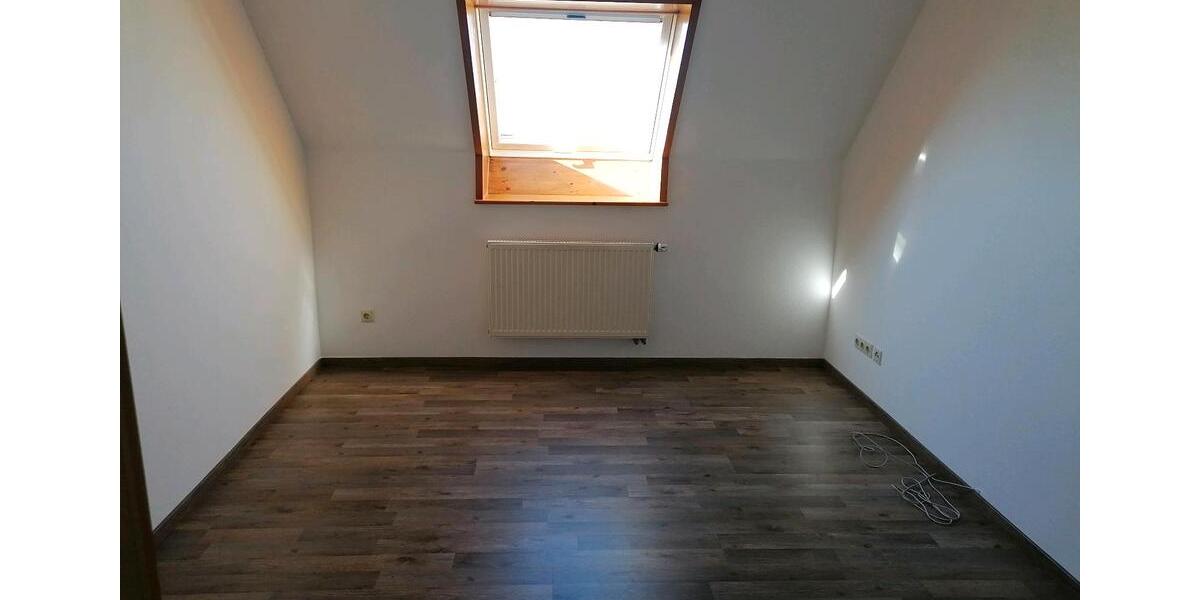 Dachgeschoßwohnung Gerhardshofen - 3 Zimmer, 76 m&sup2;, 630&euro; | Angebot:26400483