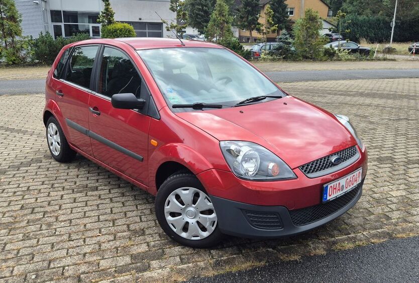 Ford Fiesta 83.300 km 2.749 € Walkenried 37445