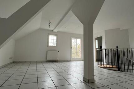 Charmante DG-Wohnung in historischem Gebäude – Ideal für Singles 3 zimmer