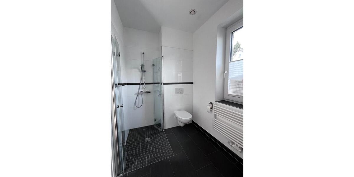 Einfamilienhaus Bad Pyrmont - 4 Zimmer, 180 m&sup2;, 1.600&euro; | Angebot:26470340