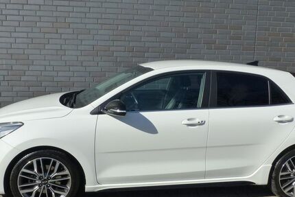 Kia Rio 81.000 km 14.998 &euro; Hannover 30179