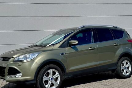 Ford Kuga 140.200 km 10.990 &euro; Halstenbek 25469