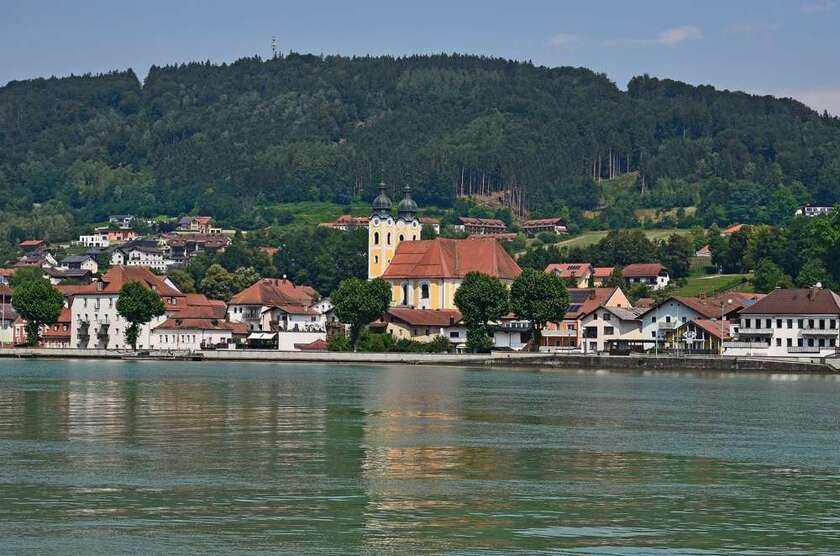 Haus zum Kaufen in Obernzell 320.000 € 1 m²