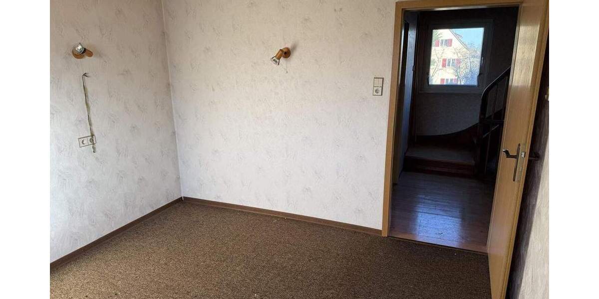 Sanierungsobjekt in guter Lage! 6 zimmer